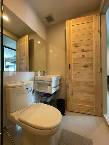 Life Asoke, Bangkok, Asoke-Dindang Road, Bang Kapi, Huai Khwang, Bangkok, 2 Bedrooms, 35 sqm, Condo For Rent, by Keerati Wangrujirakul, 500403447 - DDproperty.com