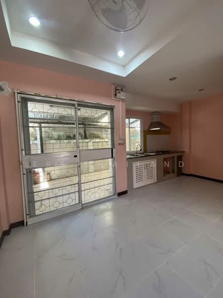 หมู่บ้านแกรนด์เทรนด์ ท่าโพธิ์, Phitsanulok, Tha Pho, Muang Phitsanulok, Phitsanulok, 3 Bedrooms, 120 sqm, Townhouse For Sale, by ERA Thailand, 500403448 - DDproperty.com