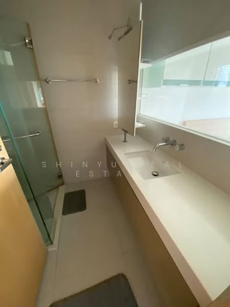 Siri At Sukhumvit, Bangkok, 902 Sukhumvit Road, Phra Kanong, Khlong Toei, Bangkok, 1 Bedroom, 51 sqm, Condo For Rent, by Shinyu Real Estate, 500403471 - DDproperty.com