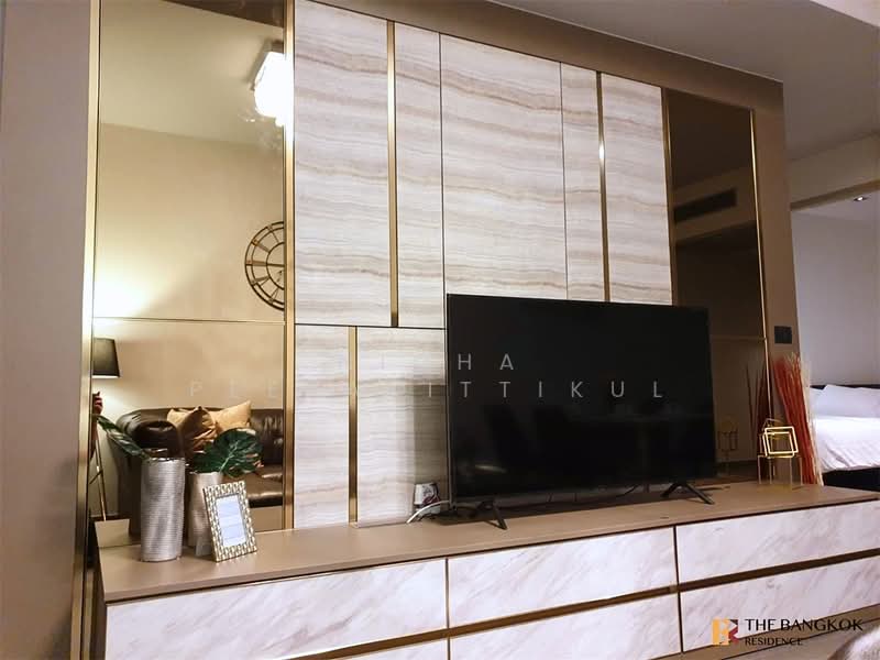 The Lofts Asoke, Bangkok, Sukhumvit 21 Road, Khlongtoei Nua, Watthana, Bangkok, 2 Bedrooms, 70 sqm, Condo For Rent, by Nicha Peerakittikul, 500403487 - DDproperty.com