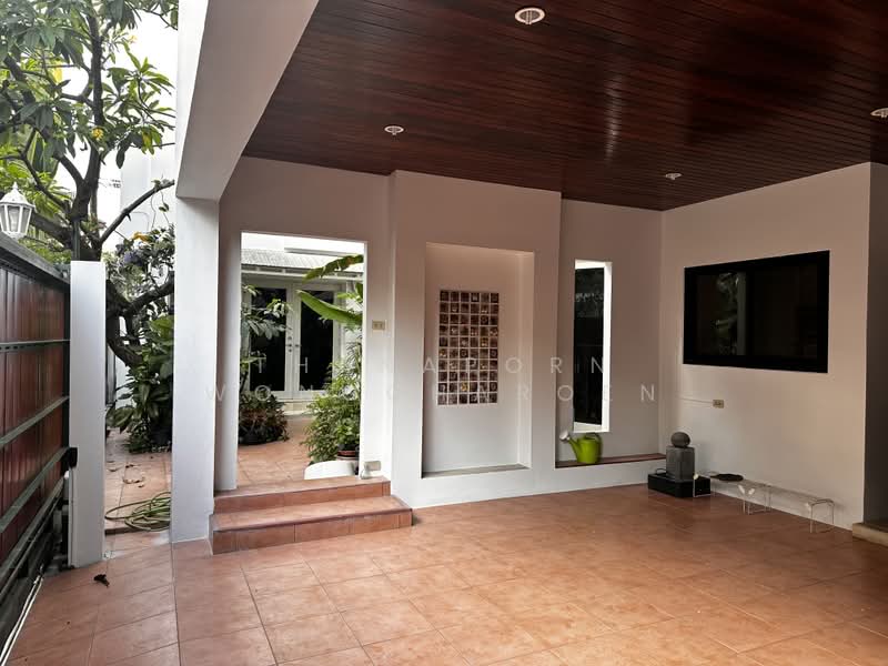 สาทร, Bangkok, Thung Maha Mek, Sathon, Bangkok, 3 Bedrooms, 300 sqm, Single Detached House For Rent, by Thanaporn Wongcharoen, 500403524 - DDproperty.com