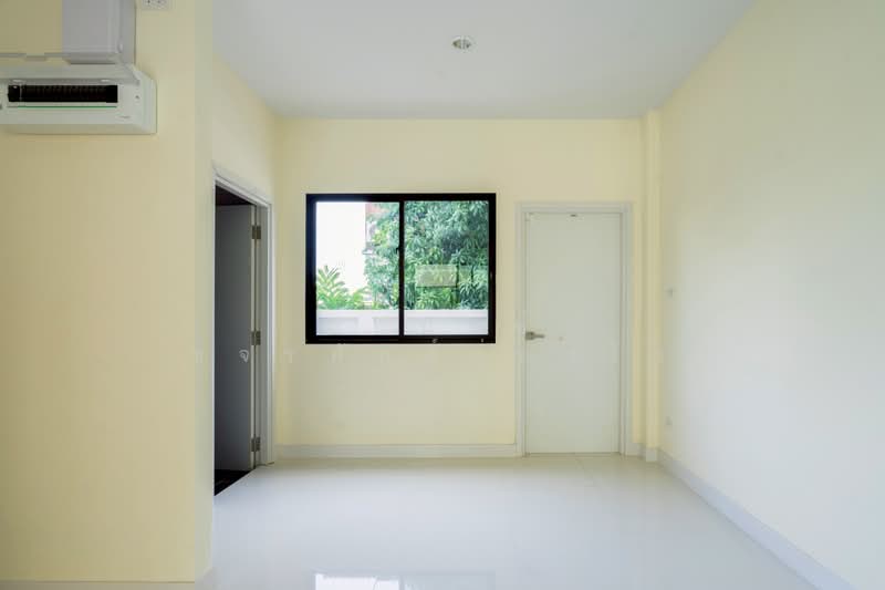 Baan Termrak 4, Nonthaburi, Bang Kruai-Sai Noi Road, Bang Bua Thong, Nonthaburi, 4 Bedrooms, 241 sqm, Townhouse For Sale, by อานันท์ ขจรศักดิ์ว่องไว, 500403558 - DDproperty.com