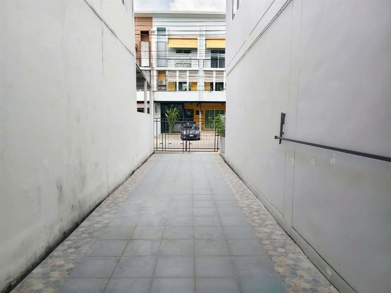 RK PARK 2 Ramintra-Safari, Bangkok, Lieb Khlong Song Road, Bang Chun, Khlong Sam Wa, Bangkok, 4 Bedrooms, 180 sqm, Townhouse For Sale, by คุณ ปั่น อินทะอุ่นวงศ์ (ปั่น), 500403617 - DDproperty.com