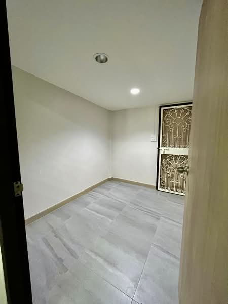 ทาวน์เฮ้าส์ 2 ชั้น ซอยประวิทย์และเพื่อน 8/2, Bangkok, Bang Chak, Phra Khanong, Bangkok, 3 Bedrooms, 150 sqm, Townhouse For Rent, by HOME Real Estate Service, 500403656 - DDproperty.com