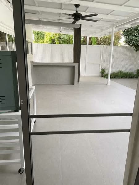 บ้านเดี่ยว 3 ชั้น พร้อมสวนขนาดใหญ่ ทำเลหนองจ๊อม ใกล้แยกลิขิตชีวัน จ.เชียงใหม่, Chiang Mai, Nong Chom, San Sai, Chiang Mai, 4 Bedrooms, 300 sqm, Single Detached House For Sale, by ERA Thailand, 500403723 - DDproperty.com