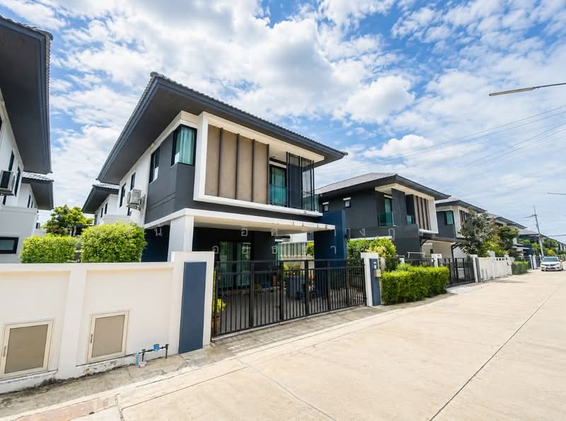 Baan Fah Piyarom - Lumlukka Klong 6, Pathum Thani, Lam Luk Ka Road, Khlong 6 (Exit), Bung Kham Proi, Lam Luk Ka, Pathum Thani, 3 Bedrooms, 152 sqm, Semi-Detached House (Twin House) For Sale, by ภัทรนัน อิศรางกูร ณ อยุธยา, 500403739 - DDproperty.com
