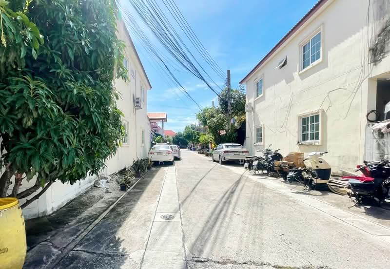 Fuengfa Villa 11 Phase 9 : หมู่บ้าน เฟื่องฟ้า 11 เฟส 9, สมุทรปราการ, ซอย หมู่บ้านเฟื่องฟ้าโครงการ 10, แพรกษา, เมืองสมุทรปราการ, สมุทรปราการ, 41 ตร.ม., ทาวน์เฮ้าส์ ขาย, โดย The Best Property นาเดีย, 500403743 - DDproperty.com