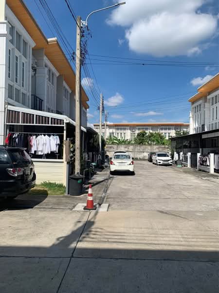 Golden Town Bangna-Suanluang, Bangkok, Kanchanapisek Road, Dok Mai, Prawet, Bangkok, 3 Bedrooms, 96 sqm, Townhouse For Sale, by Patcharaporn Binsorlae, 500403813 - DDproperty.com