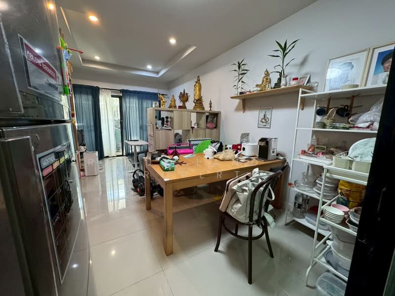 The Modish Ratchaphruek-Kanchanapisek, Pathum Thani, Ratchaphruek 77 Road, Khlong Phra Udom, Lat Lum Kaeo, Pathum Thani, 4 Bedrooms, 135 sqm, Townhouse For Sale, by Termsuk land and property, 500403854 - DDproperty.com