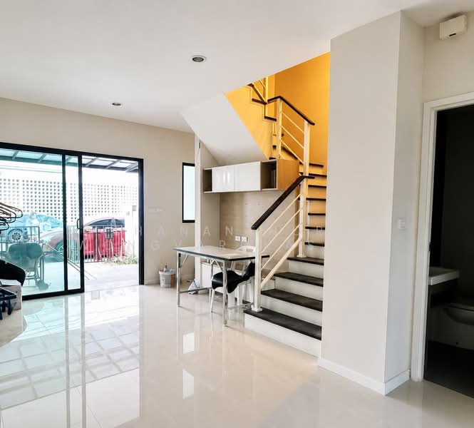 Patio Srinakarin-Rama 9, Bangkok, Krungthep Kreetha Road, Hua Mak, Bang Kapi, Bangkok, 4 Bedrooms, 191 sqm, Townhouse For Rent, by Thananthorn Wongvarnkaseam, 500403968 - DDproperty.com
