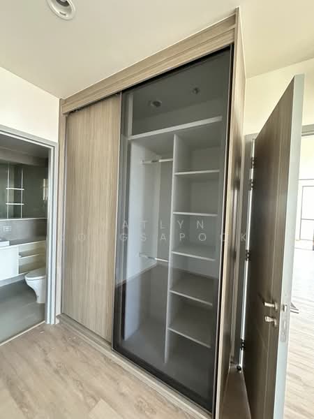 The Issara Sathorn, Bangkok, ถนนจันทน์, Thung Maha Mek, Sathon, Bangkok, 1 Bedroom, 33 sqm, Condo For Rent, by Natlyn Kongsapook, 500404062 - DDproperty.com