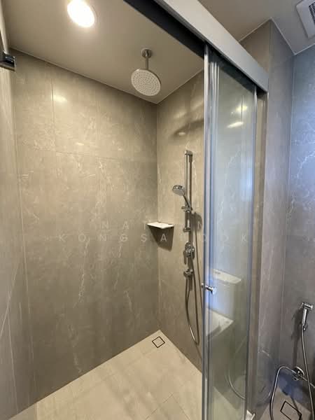 The Issara Sathorn, Bangkok, ถนนจันทน์, Thung Maha Mek, Sathon, Bangkok, 1 Bedroom, 33 sqm, Condo For Rent, by Natlyn Kongsapook, 500404062 - DDproperty.com