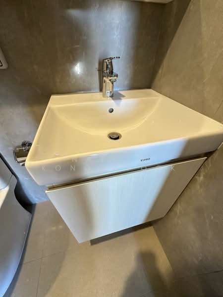 The Issara Sathorn, Bangkok, ถนนจันทน์, Thung Maha Mek, Sathon, Bangkok, 1 Bedroom, 33 sqm, Condo For Rent, by Natlyn Kongsapook, 500404062 - DDproperty.com