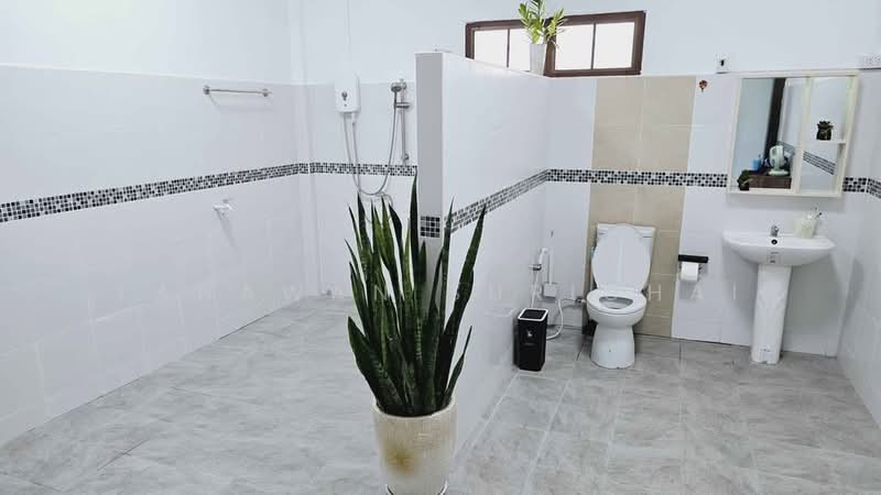 3-BR House, Prachuap Khiri Khan, Khlong Wan, Muang Prachaubkirikhan, Prachuap Khiri Khan, 3 Bedrooms, 240 sqm, Single Detached House For Sale, by Tanawan Surichai, 500404115 - DDproperty.com