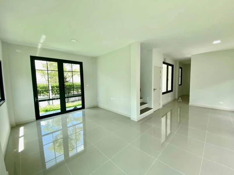 Baan Klang Muang The Edition Srinakarin - Suanluang, กรุงเทพ, ดอกไม้, ประเวศ, กรุงเทพ, 161 ตร.ม., บ้านแฝด ขาย, โดย Shinyu Real Estate, 500404118 - DDproperty.com