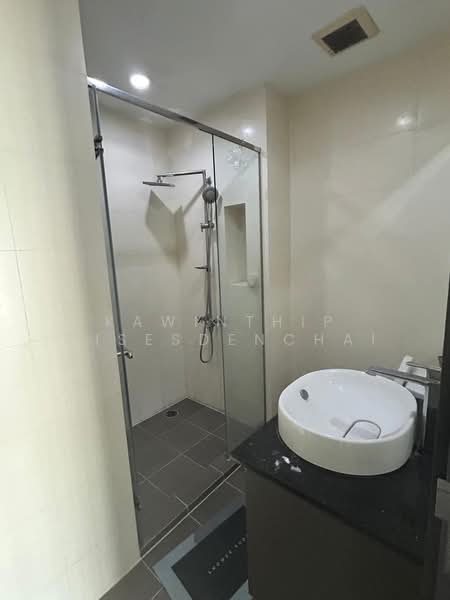 Wyne Sukhumvit, Bangkok, 1120 Sukhumvit Road, Phra Kanong, Khlong Toei, Bangkok, 1 Bedroom, 30 sqm, Condo For Sale, by Kawinthip Wisesdenchai, 500404193 - DDproperty.com