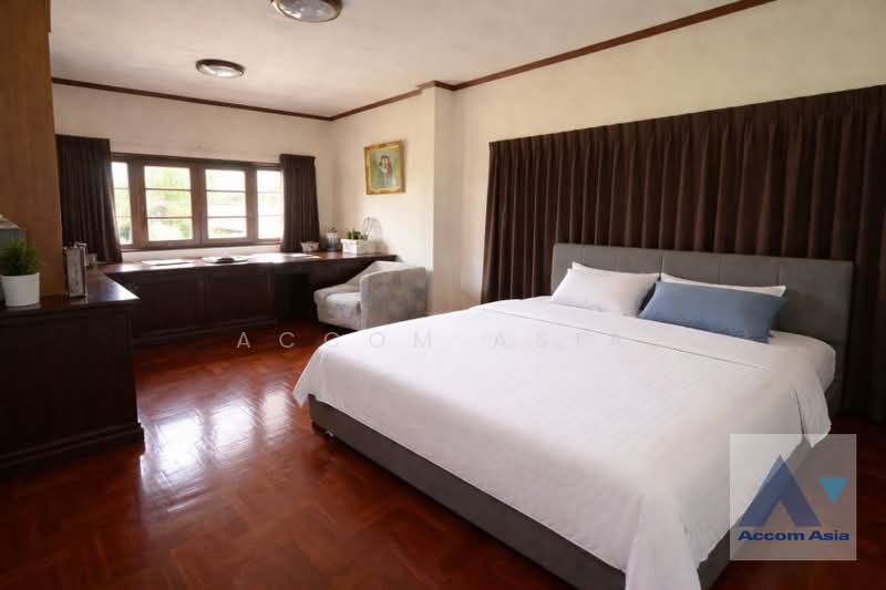 Classic Family House for Sale with Garden in Sukhumvit (AA46338), Bangkok, Khlong Tan Nua, Watthana, Bangkok, 4 Bedrooms, 350 sqm, Single Detached House For Sale, by Accom Asia, 500404235 - DDproperty.com