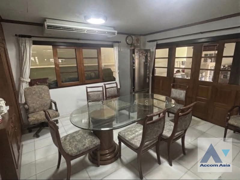 ขายบ้านเดี่ยวสไตล์คลาสสิก มีพื้นที่สวน เงียบสงบใจกลางสุขุมวิท (AA46338), กรุงเทพ, คลองตันเหนือ, วัฒนา, กรุงเทพ, 350 ตร.ม., บ้านเดี่ยว ขาย, โดย Accom Asia, 500404235 - DDproperty.com