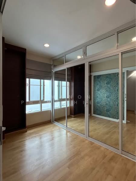 Baan Klang Muang S-Sense Rama 9-Ladprao, Bangkok, Soi Ladprao 84, Ladprao Road, Wang Thonglang, Bangkok, 3 Bedrooms, 180 sqm, Townhouse For Rent, by Chanon Phangchienghien, 500404344 - DDproperty.com