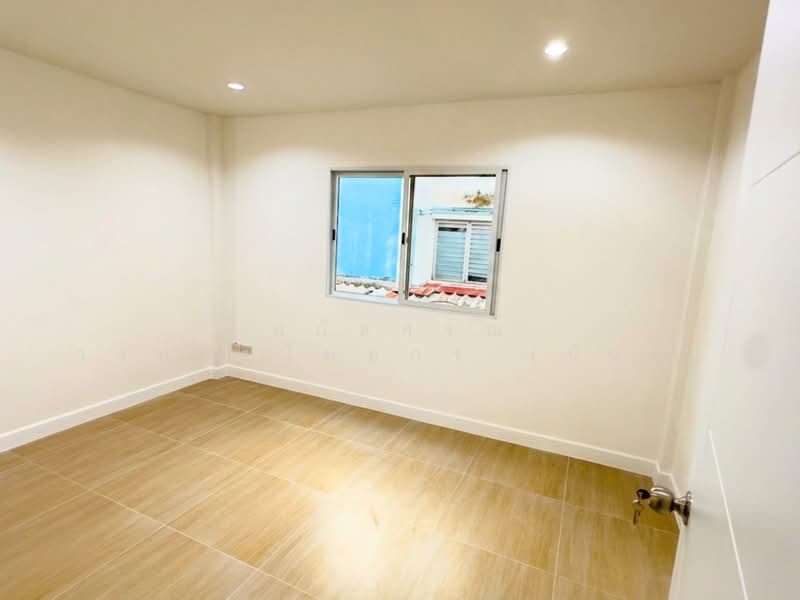 หมู่บ้านพัชรัฐ คู้บอน 27 บางเขน ท่าเเร้ง, Bangkok, คู้บอน27 แยก29, Tha Rang, Bang Khen, Bangkok, 4 Bedrooms, 120 sqm, Townhouse For Sale, by นภัสศรณ์ วงศ์สินไทยกร (นันท์), 500404399 - DDproperty.com