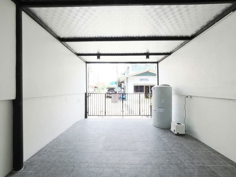 ม.กลางซอยวิลเลจ2, Pathum Thani, Lat Sawai, Lam Luk Ka, Pathum Thani, 3 Bedrooms, 180 sqm, Townhouse For Sale, by wipa รุ่งธุระ, 500404405 - DDproperty.com