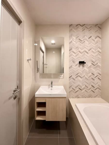 Oka Haus Sukhumvit 36, Bangkok, 3399 Rama 4 Road, Khong Tan, Khlong Toei, Bangkok, 1 Bedroom, 35 sqm, Condo For Rent, by Lalipat Sappayabovornnan, 500404406 - DDproperty.com