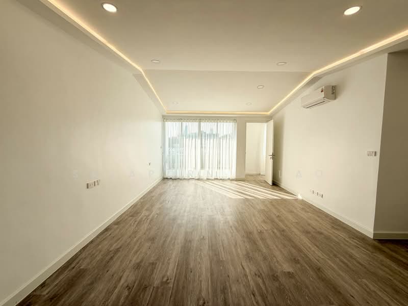 4-BR Townhouse, Bangkok, Khlong Tan Nua, Watthana, Bangkok, 4 Bedrooms, 250 sqm, Townhouse For Sale, by Sataporn Jalao, 500404539 - DDproperty.com