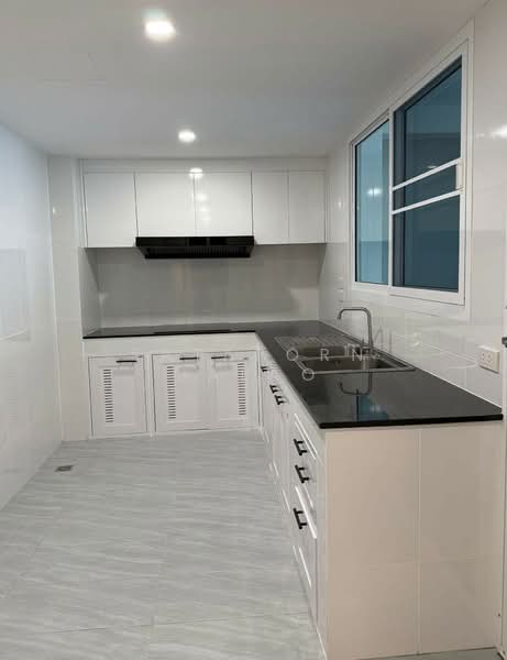 3-BR House, Bangkok, Bang Kapi, Huai Khwang, Bangkok, 3 Bedrooms, 300 sqm, Single Detached House For Rent, by Sataporn Jalao, 500404603 - DDproperty.com