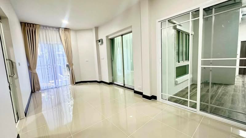 Prueklada Rangsit Klong 4 : พฤกษ์ลดา รังสิต คลอง 4, ปทุมธานี, ถนน ไสวประชาราษฎร์, ลาดสวาย, ลำลูกกา, ปทุมธานี, 200 ตร.ม., บ้านเดี่ยว ขาย, โดย นภัสศรณ์ วงศ์สินไทยกร (นันท์), 500404624 - DDproperty.com