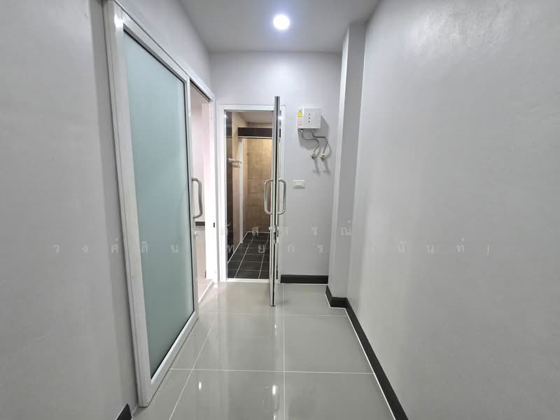 Prueklada Rangsit Klong 4, Pathum Thani, Sawai Pracharat Road, Lat Sawai, Lam Luk Ka, Pathum Thani, 5 Bedrooms, 200 sqm, Single Detached House For Sale, by นภัสศรณ์ วงศ์สินไทยกร (นันท์), 500404624 - DDproperty.com