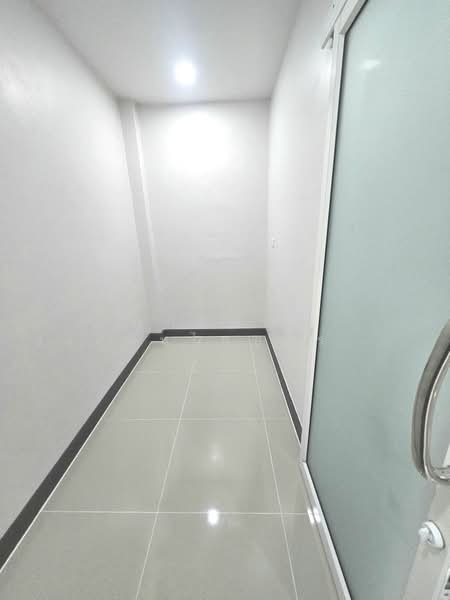 Prueklada Rangsit Klong 4, Pathum Thani, Sawai Pracharat Road, Lat Sawai, Lam Luk Ka, Pathum Thani, 5 Bedrooms, 200 sqm, Single Detached House For Sale, by นภัสศรณ์ วงศ์สินไทยกร (นันท์), 500404624 - DDproperty.com