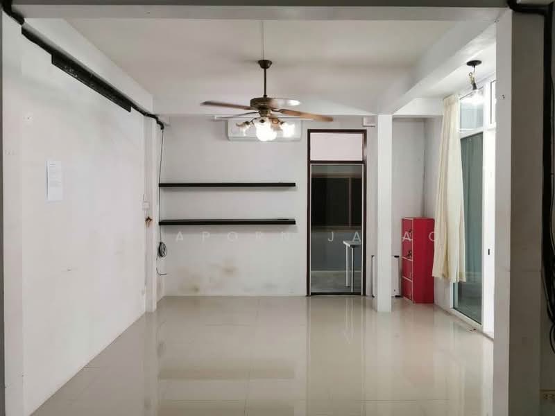 undefined, Bangkok, Samsen Nok, Huai Khwang, Bangkok, 3 Bedrooms, 300 sqm, Single Detached House For Rent, by Sataporn Jalao, 500404642 - DDproperty.com