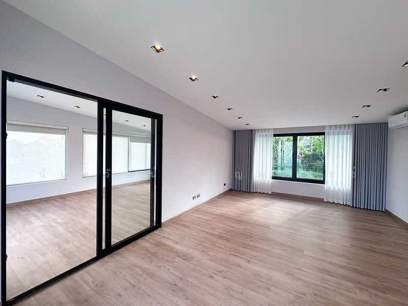 Ultra Luxury 5 Bed Pool Villa in Prime Location Chiang Mai for Sale, Chiang Mai, Wat Khet, Muang Chiang Mai, Chiang Mai, 5 Bedrooms, 1,022 sqm, Villa For Sale, by Nunthawat Hiranputtipat, 500404655 - DDproperty.com