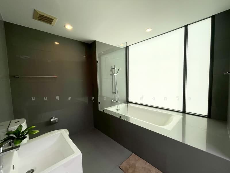 Noble Revo Silom, Bangkok, 88 Soi Surasak Surasak Road, Silom, Bang Rak, Bangkok, 2 Bedrooms, 65 sqm, Condo For Rent, by Monchit Surachaidunthavin, 500404661 - DDproperty.com