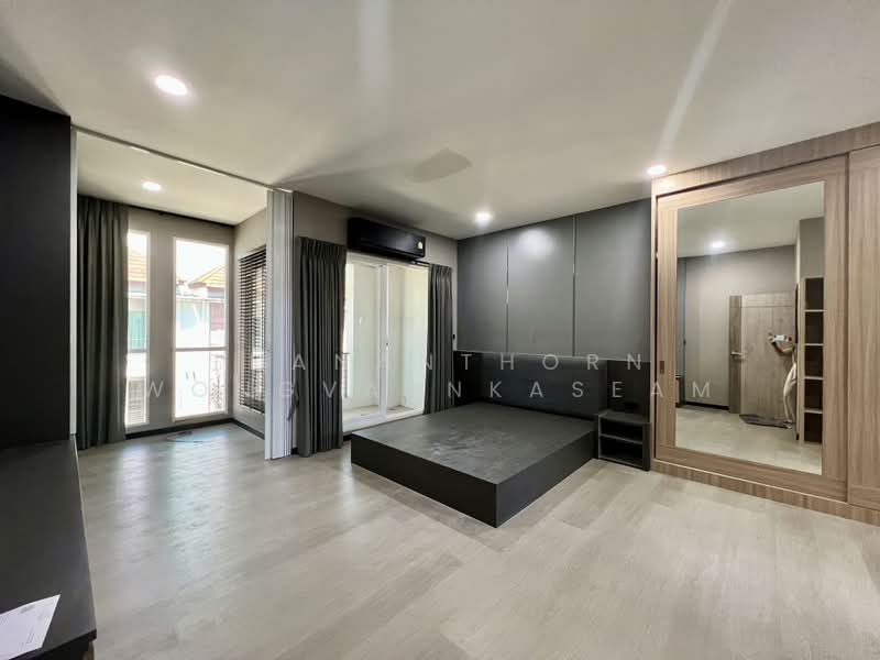 Baan Klang Muang S-Sense Rama 9-Ladprao, Bangkok, Soi Ladprao 84, Ladprao Road, Wang Thonglang, Bangkok, 2 Bedrooms, 132 sqm, Townhouse For Rent, by Thananthorn Wongvarnkaseam, 500404723 - DDproperty.com