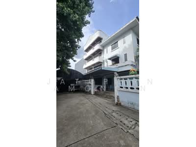 ขาย - "อาคาร 861 ตร.ม. ทำเลเกษตร-นวมินทร์ เพียง 18.5 ล้าน! เหมาะทำสำนักงานใหญ่ โกดัง หรือซื้อเก็บลงทุน", กรุงเทพ