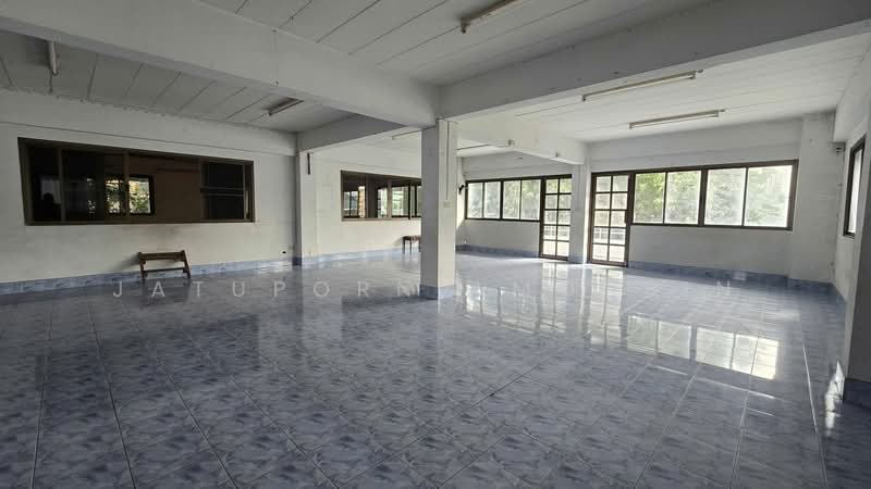 "อาคาร 861 ตร.ม. ทำเลเกษตร-นวมินทร์ เพียง 18.5 ล้าน! เหมาะทำสำนักงานใหญ่ โกดัง หรือซื้อเก็บลงทุน", Bangkok, Tha Rang, Bang Khen, Bangkok, 8 Bedrooms, 861 sqm, Single Detached House For Sale, by Jatuporn Amonsin, 500404735 - DDproperty.com