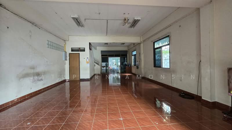 "อาคาร 861 ตร.ม. ทำเลเกษตร-นวมินทร์ เพียง 18.5 ล้าน! เหมาะทำสำนักงานใหญ่ โกดัง หรือซื้อเก็บลงทุน", กรุงเทพ, ท่าแร้ง, บางเขน, กรุงเทพ, 861 ตร.ม., บ้านเดี่ยว ขาย, โดย Jatuporn Amonsin, 500404735 - DDproperty.com