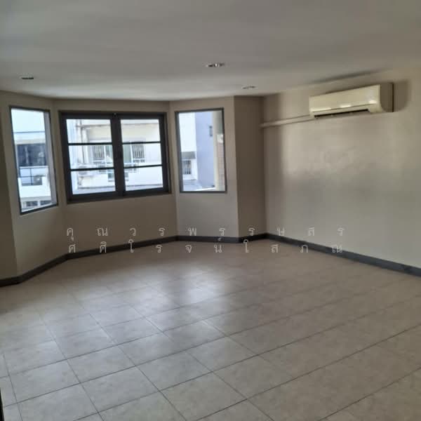 Sriwara Town in Town, Bangkok, Sriwara Road, Phlapphla, Wang Thonglang, Bangkok, 4 Bedrooms, 300 sqm, Townhouse For Rent, by คุณวรพรรษสร ศศิโรจน์โสภณ, 500404736 - DDproperty.com