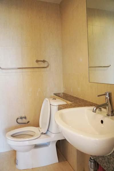 The Clover Thonglor Residence, Bangkok, Soi Sukhumvit 55, Khlong Tan Nua, Watthana, Bangkok, 1 Bedroom, 45 sqm, Condo For Rent, by Pasupit Ditbanjong, 500404845 - DDproperty.com
