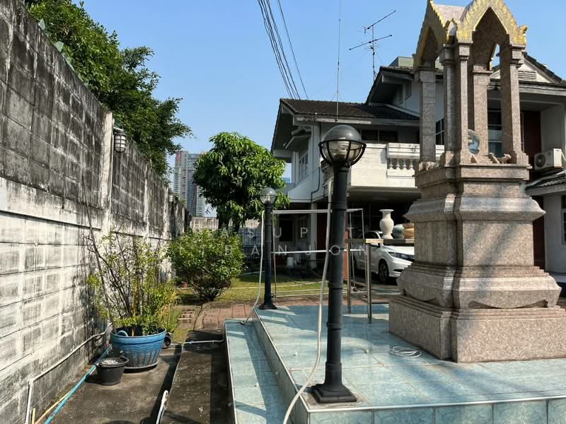 3-BR House, Bangkok, Khlong Tan Nua, Watthana, Bangkok, 3 Bedrooms, 204 sqm, Single Detached House For Sale, by Pasupit Ditbanjong, 500404910 - DDproperty.com