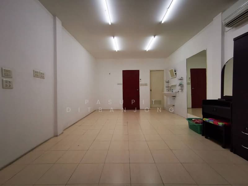 3-BR Townhouse, Bangkok, Din Daeng, Bangkok, 3 Bedrooms, 224 sqm, Townhouse For Sale, by Pasupit Ditbanjong, 500404919 - DDproperty.com