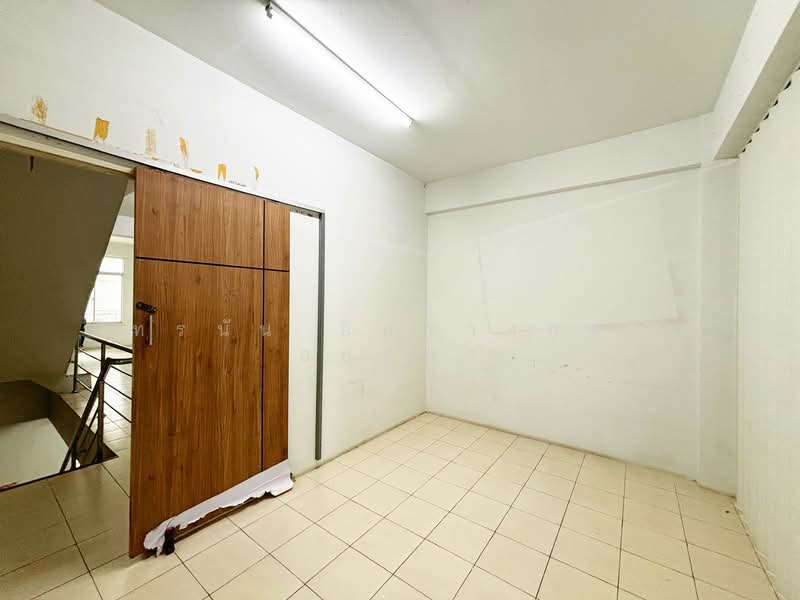 อาคารพาณิชย์ 4.5ชั้น เอ็ม ที ซิตี้ คลองหลวง, Pathum Thani, Khlong Song, Khlong Luang, Pathum Thani, , 80 sqm, Shophouse For Sale, by ภัทรนัน อิศรางกูร ณ อยุธยา, 500404933 - DDproperty.com