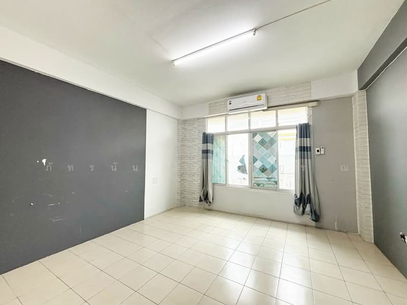 อาคารพาณิชย์ 4.5ชั้น เอ็ม ที ซิตี้ คลองหลวง, Pathum Thani, Khlong Song, Khlong Luang, Pathum Thani, , 80 sqm, Shophouse For Sale, by ภัทรนัน อิศรางกูร ณ อยุธยา, 500404933 - DDproperty.com