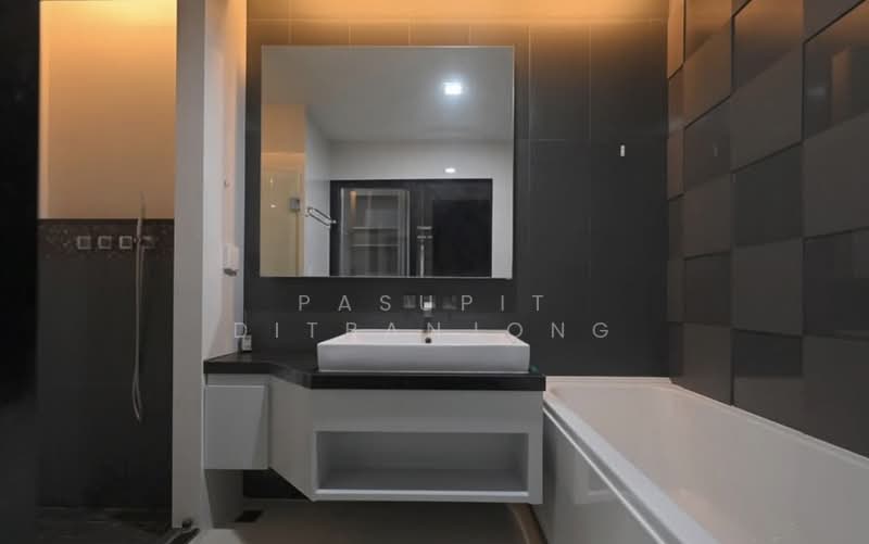 Ivy Ampio, Bangkok, 48 Ratchadaphisek Road, Huai Khwang, Bangkok, 1 Bedroom, 46 sqm, Condo For Rent, by Pasupit Ditbanjong, 500404940 - DDproperty.com