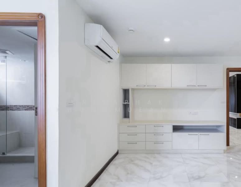 President Park Sukhumvit 24, Bangkok, 99 Sukhumvit 24 Alley, Khlongtoei Nua, Watthana, Bangkok, 3 Bedrooms, 223 sqm, Condo For Rent, by Kritaphak Khongmueang, 500404967 - DDproperty.com