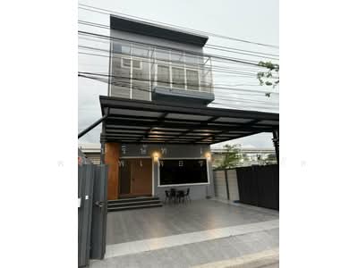 ขาย - ขายด่วน บ้านรามอินทรา ใกล้รถไฟฟ้า MRT สถานีสินแพทย์ 200 m. เนื้อที่ 53 ตร.วา 190 ตร.ม. 5 นอน 6 น้ำ, กรุงเทพ
