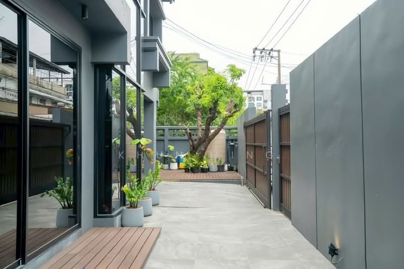 ให้เช่า Home Office Pool Villa ย่านลาดพร้าว ใกล้ MRT โชคชัย 4 (SPSMG43), กรุงเทพ, ลาดพร้าว, สะพานสอง, วังทองหลาง, กรุงเทพ, 250 ตร.ม., ทาวน์เฮ้าส์ ให้เช่า, โดย Khun Ming, 500405143 - DDproperty.com