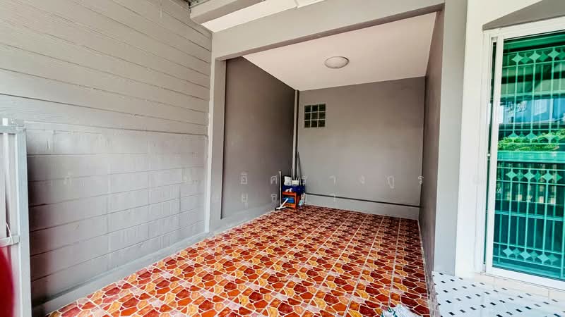 Lully Ville Lumlukka Klong 3, Pathum Thani, Lat Sawai, Lam Luk Ka, Pathum Thani, 3 Bedrooms, 75 sqm, Townhouse For Sale, by ภัทรนัน อิศรางกูร ณ อยุธยา, 500405158 - DDproperty.com