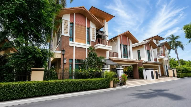 Baan Sansiri Sukhumvit 67, Bangkok, 32 Soi Sukhumvit 67, Phra Kanong Nua, Watthana, Bangkok, 4 Bedrooms, 400 sqm, Single Detached House For Rent, by Komkrit Arunvessased, 500405162 - DDproperty.com